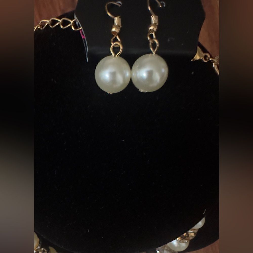 Necklace + Earings - Picture 2 of 4